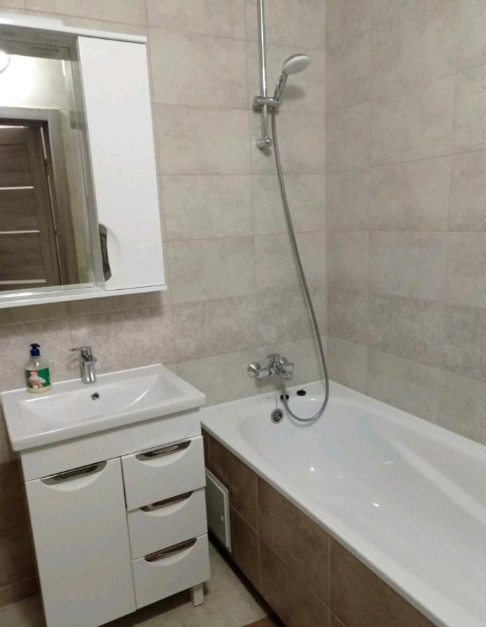 Квартира В Новобудові Apartment Lutsk Luaran gambar